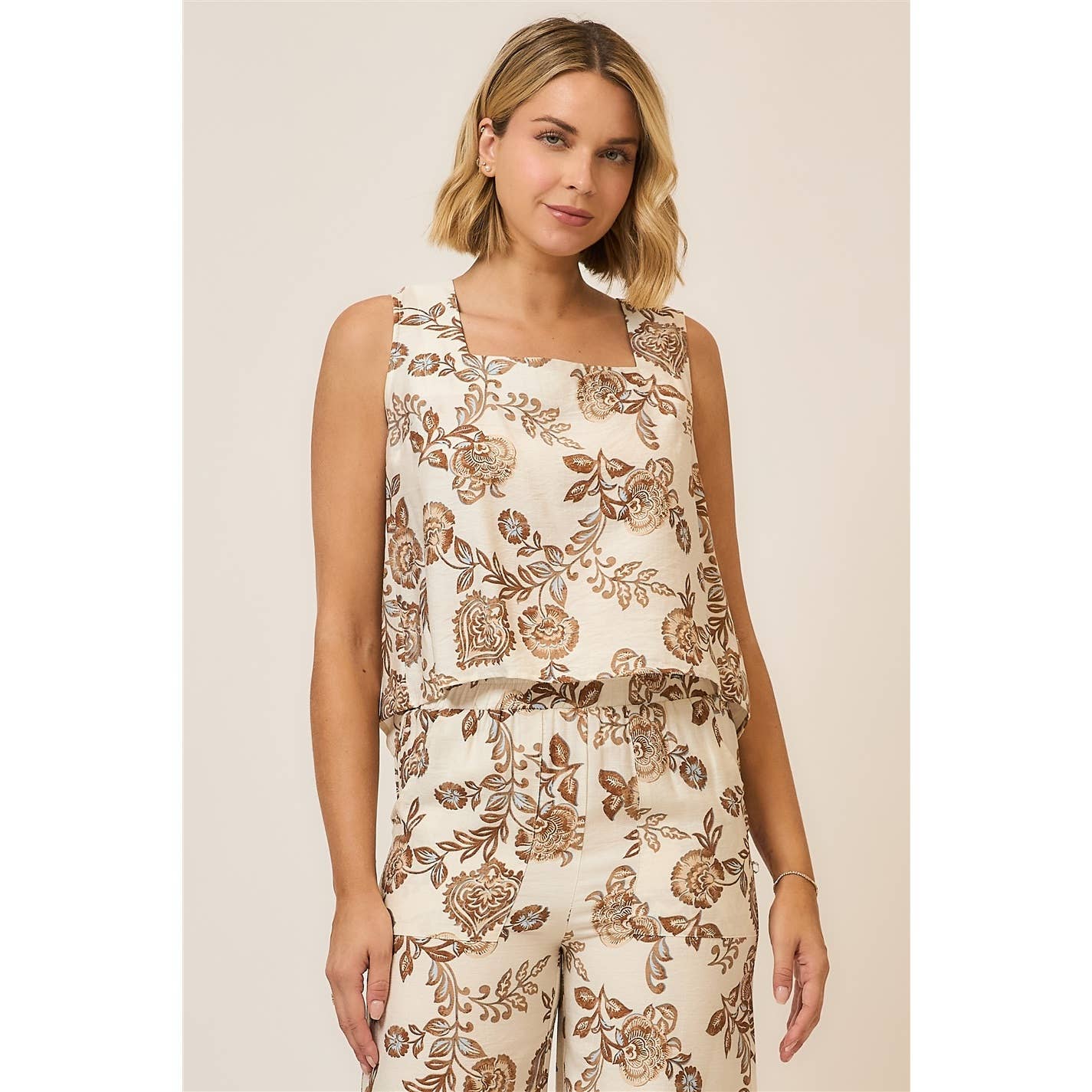 Floral Square Neck Sleeveless Top w Open Back Dtl
