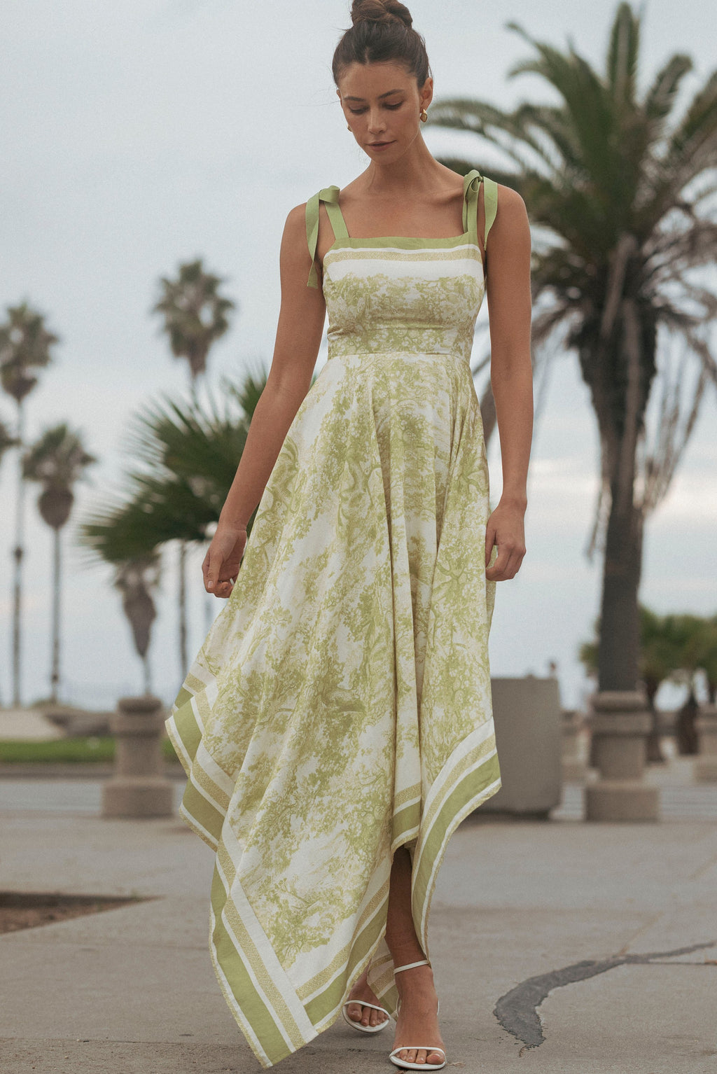 Border Print Hankerchief-hem Midi Dress