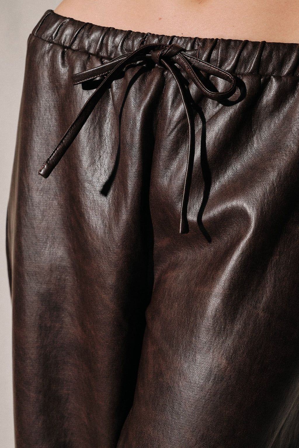 Le Lis Barrel Brown Pleather PAnts