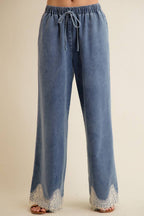 LACE TRIM MID RISE DENIM PANTS