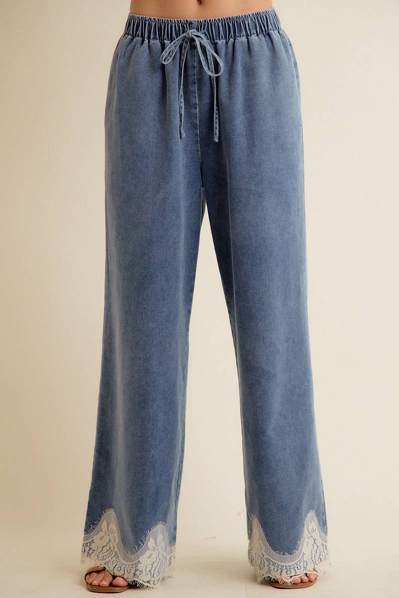LACE TRIM MID RISE DENIM PANTS