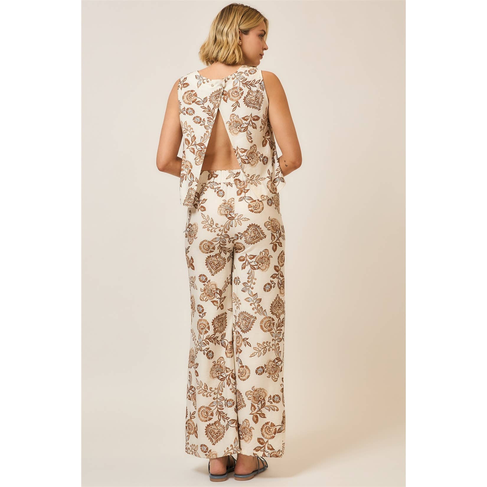 Floral Square Neck Sleeveless Top w Open Back Dtl