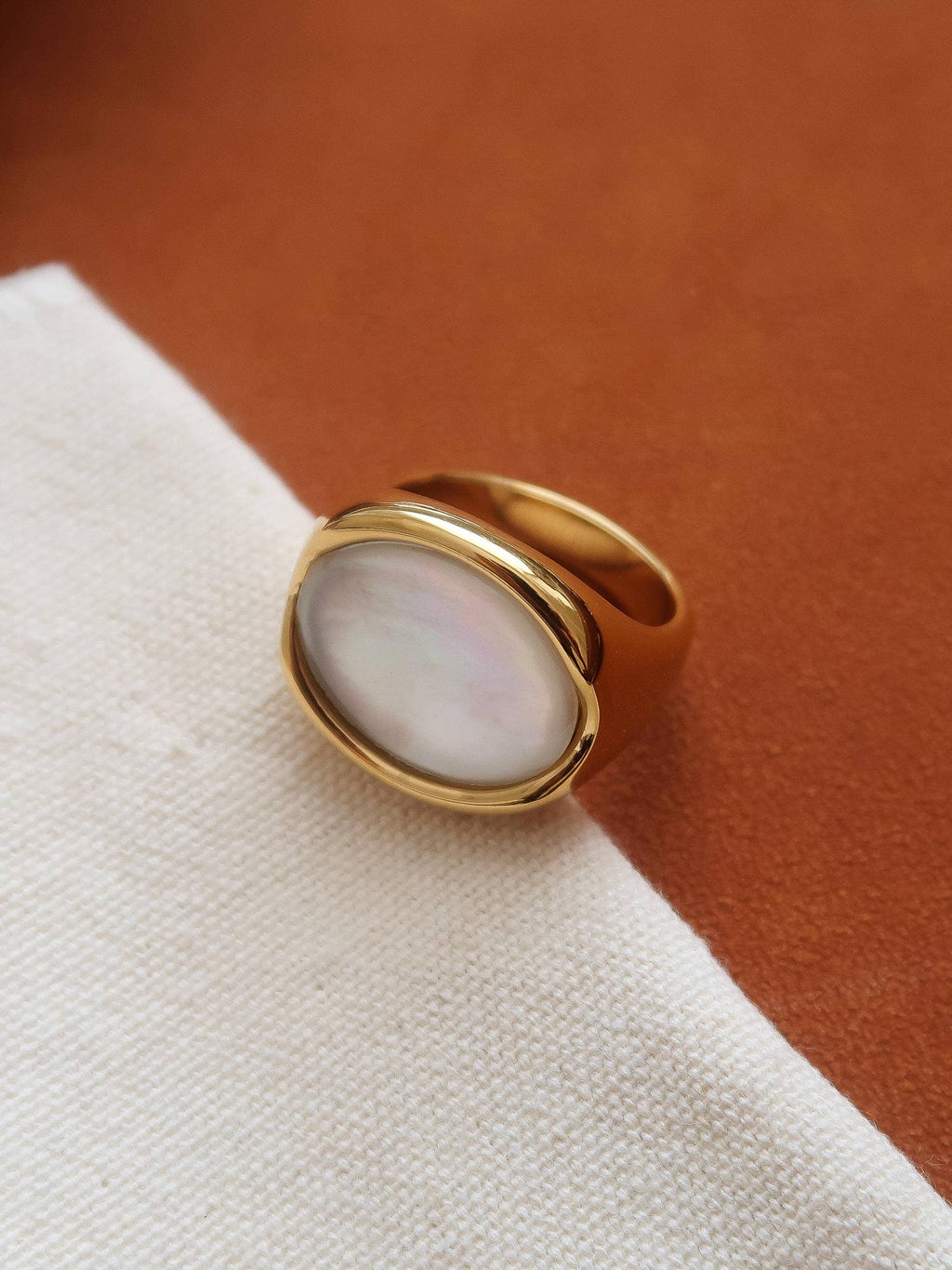 Oakmere 18K Gold Non-Tarnish Statement Shell Ring