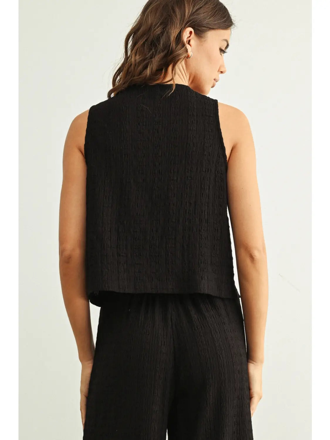 Crinkled Fabric Sleeveless Button Front Top