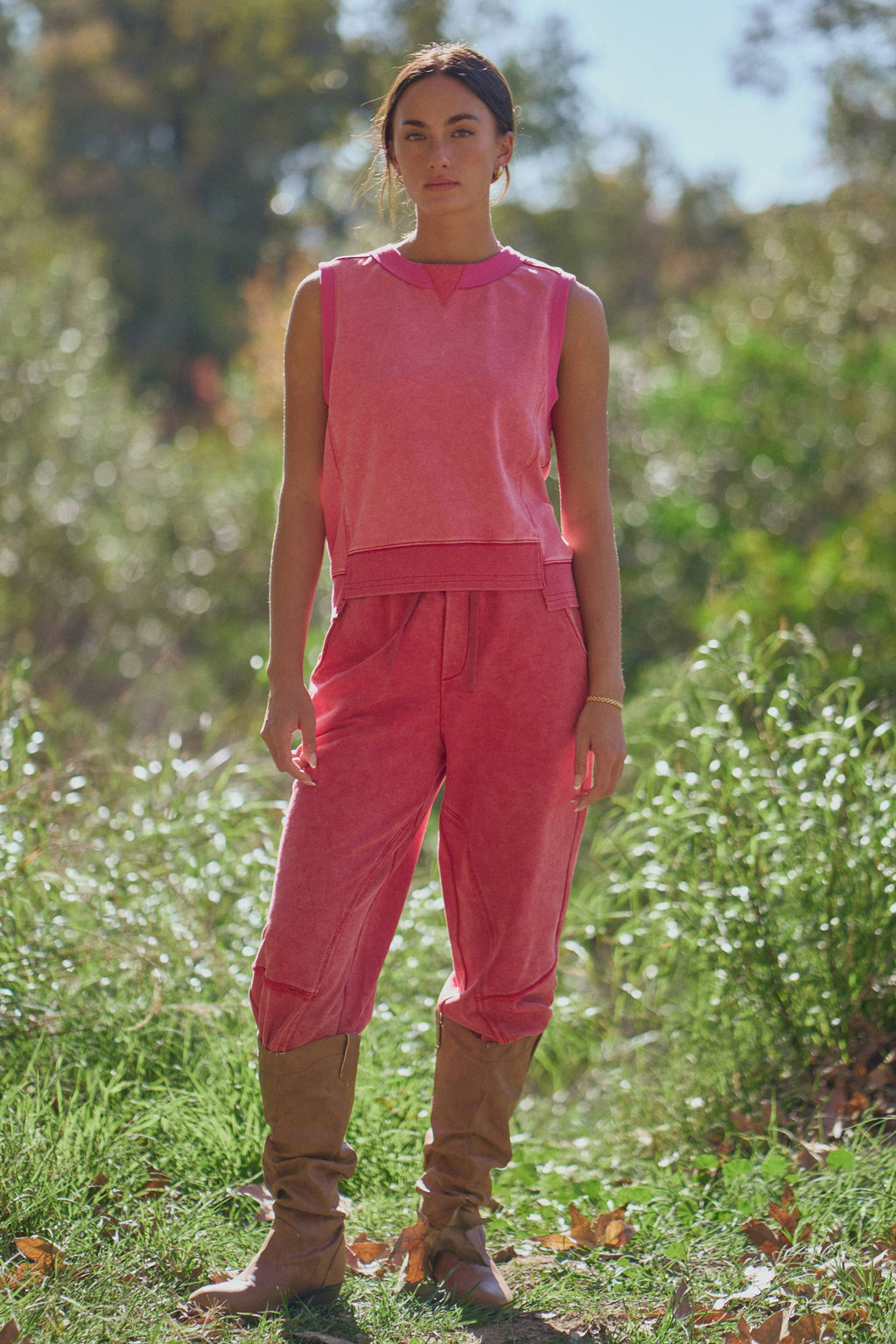 SLEEVELESS CREWNECK LOUNGE TOP