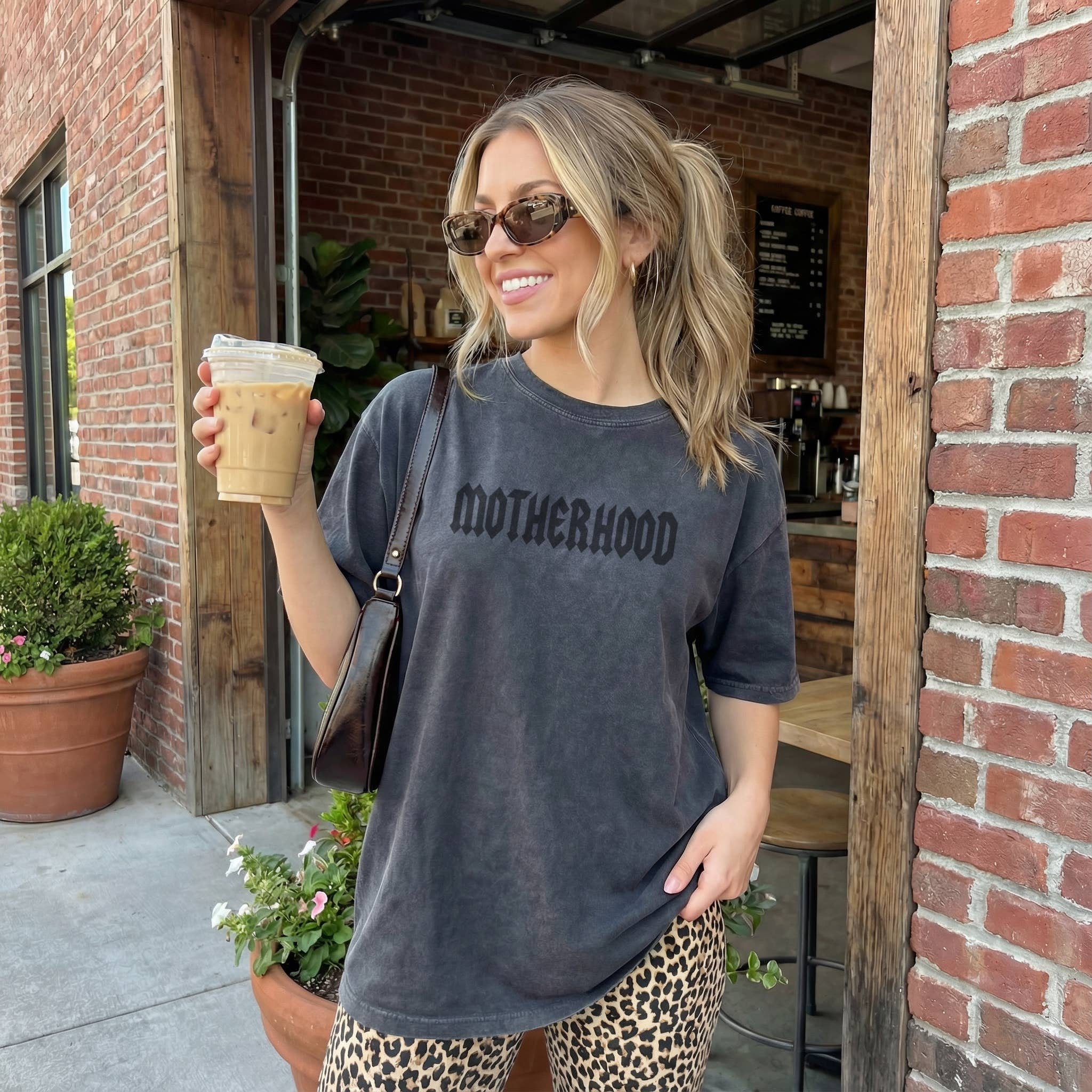 MOTHERHOOD GRAPHIC TEE